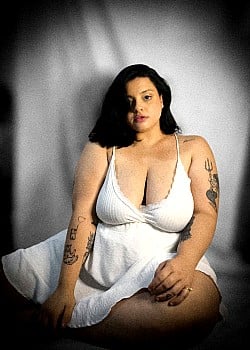 Macarena (Plus Size Model)